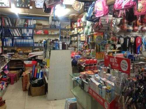 產(chǎn)品名稱：大量收購文體用品，高價(jià)回收，快速變現(xiàn)！
產(chǎn)品型號(hào)：收購庫存文體用品,筆,本子,橡皮擦,尺子,體育用品,籃球,足球,繩子
產(chǎn)品規(guī)格：回收庫存文體用品,戶外用品,登山用品,滑雪用品,帳篷,登山鞋